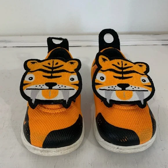 Nike KD XI Little Big Cats Kid’s Sneakers - Picture 3 of 10